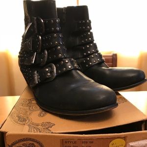 Ecote Women’s boots from Urban Outfitters size 8